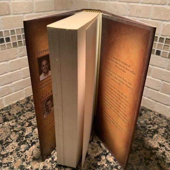 The Love Dare Day by Day: A Year of Devotions for Couples [Hardcover] Kendrick, - Picture 5 of 6